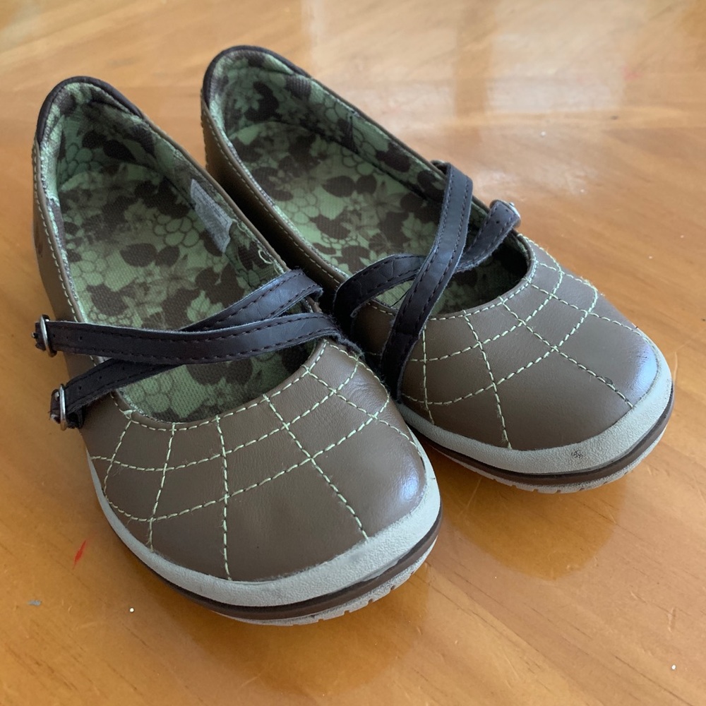 Leather Criss Cross Girls Slip On Casual Shoes